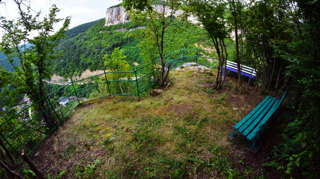 Панорамни пейки примамват с магична гледка