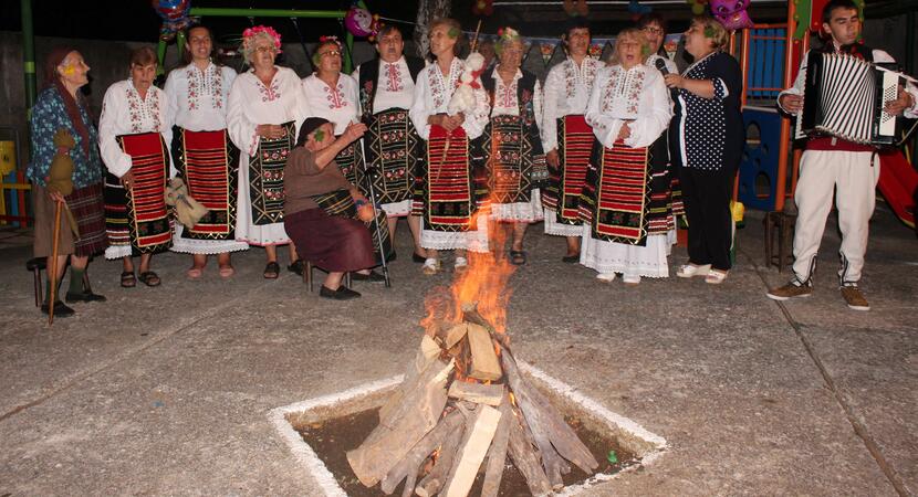 Илинденска седянка си спретнаха в Балканци + СНИМКИ