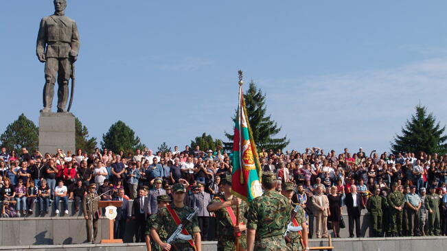 Първокурсниците на НВУ положиха клетва + СНИМКИ