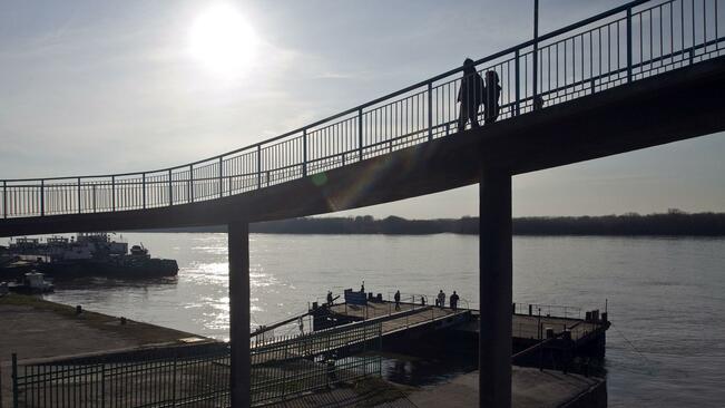 Временно затваряне на Дунав мост