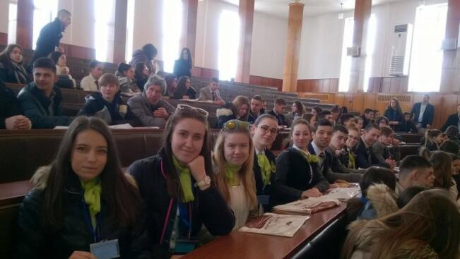 Учениците от Гимназия „Д-р Васил Берон“ спечелиха призови места в ученическо състезание по икономика