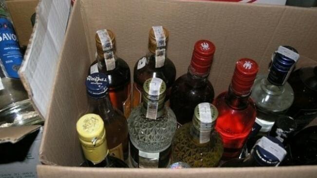 246 бутилки с алкохол хванати в Севлиево 