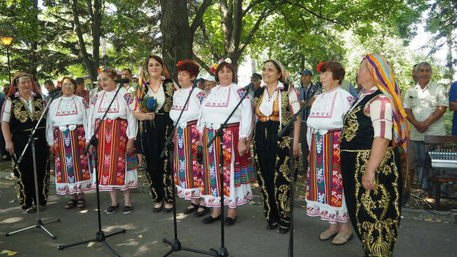 Турска телевизия снима филм за читалището в Брестовене
