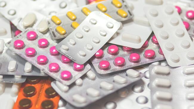 Лекарствата поскъпват, антибиотиците - само с ел. рецепти