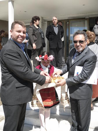 С хляб, сол и местни обичаи Иваново посрещна гости от Турция