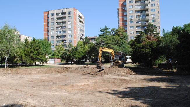 Парк "Габровски" с нова детска площадка