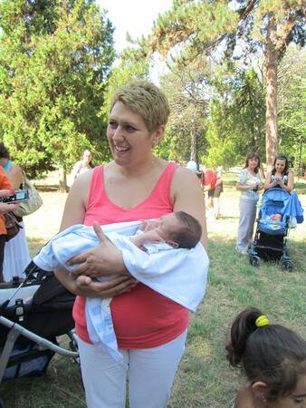 37 великотърновски майки участваха в "Голямото кърмене"