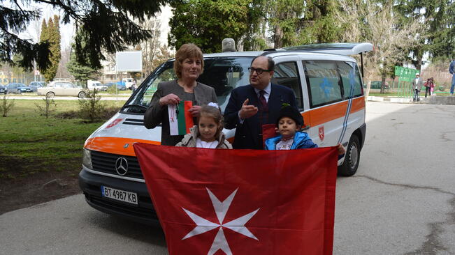 Общинската болница с дарение линейка от Малтийския орден 