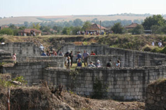 Археолозите от Лимес конгреса посетиха крепостта "Ятрус"
