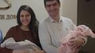 Спасиха родилка с близнаци, развила рядък синдром
