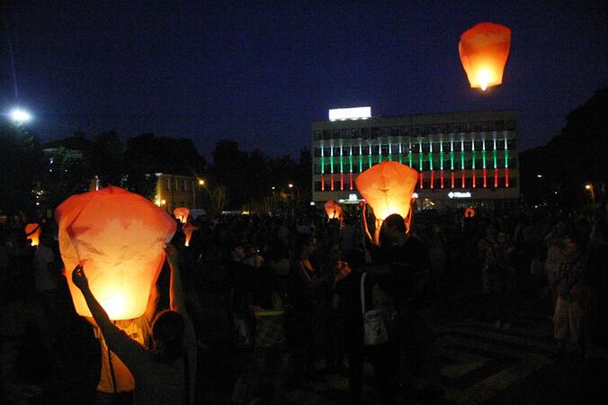 Фестивалът Хартиените фенери в Габрово