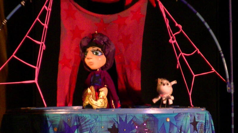 „Малкият Мук“ направи фурор на куклената сцена