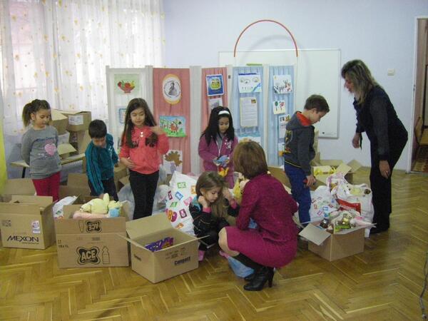 Акция в подкрепа децата на бежанците