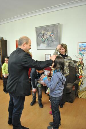 Деца от Ресурсния център с поздрав към кмета на Русе