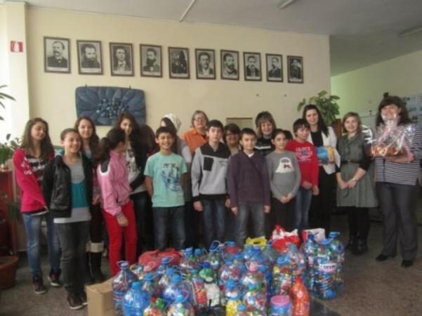 Ученици събират капачки за благотворителност