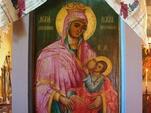 Икона в Русе лекува само с докосване