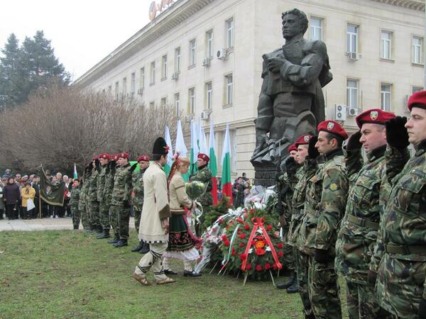 Плевен почете паметта на Левски