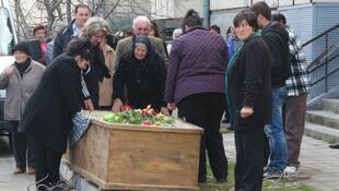 Стражица погреба най-тежкия мъж в България