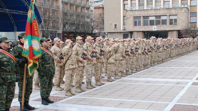 10 години членство в НАТО