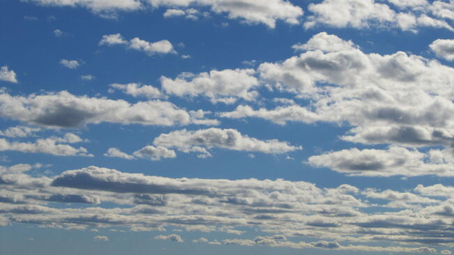 Ветровито и по-хладно, с превалявания