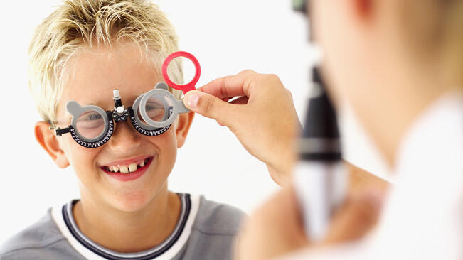 Безплатни очни прегледи за търновските деца