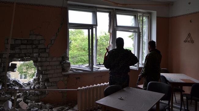 Украйна: Армейски части настъпват и в Луганск