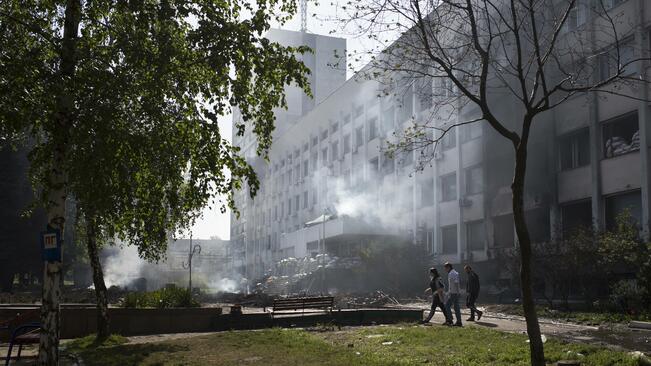 Украйна бомбандира Луганск