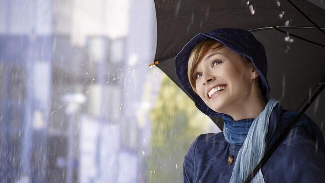 Топло, на места с превалявания