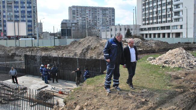 Пламен Стоилов инспектира строежа на пробива "Кауфланд" и кръговото