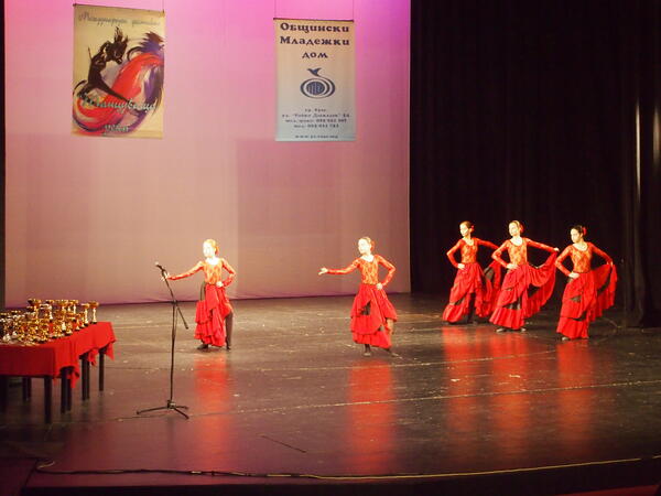 Танцьори от Русе, В. Търново и Лясковец с призове от "Танцуваща река"