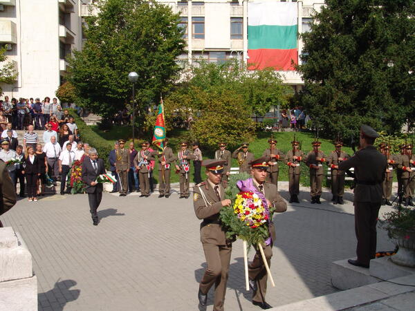 Великотърновци постaвят идеята за организирана борба за българско обединение 