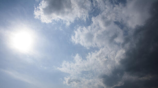 Облачно е днес, превалява дъжд на места