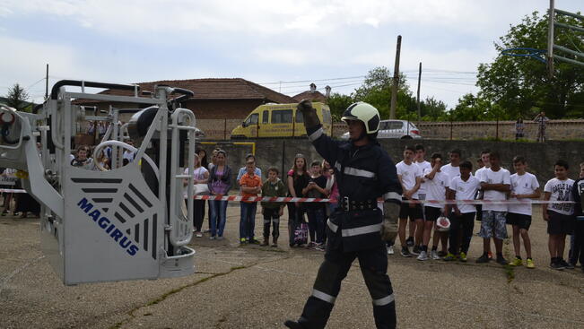 Младежи от общината ще се обучават в отряди "Млад огнеборец" 