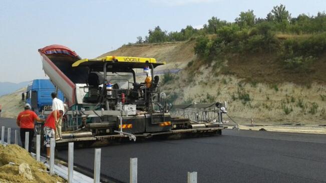 Над 100 млн.лв. са инвестирани тази година за ремонт на пътища в Северозападна България