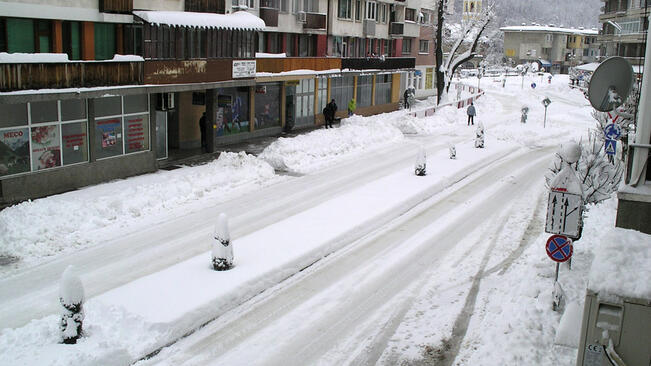 Обилен снеговалеж в област Габрово