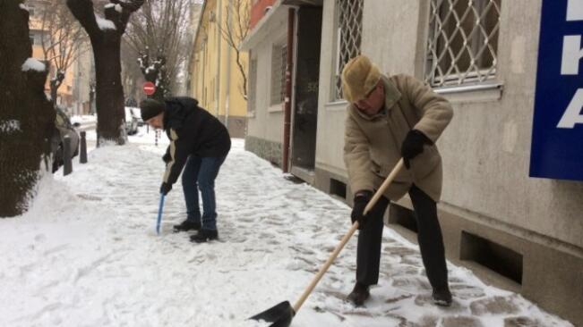 Почистването на тротоарите - задължение на гражданите