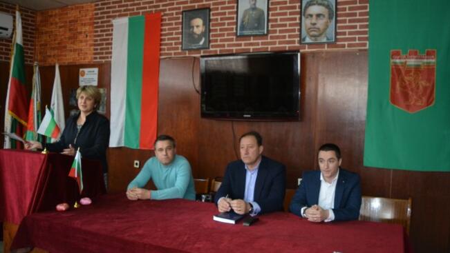 Кандидатите от „БСП за България“ се срещнаха със запасни офицери в Горна Оряховица