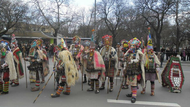 Над 800 участници се включват във Варненския карнавал
