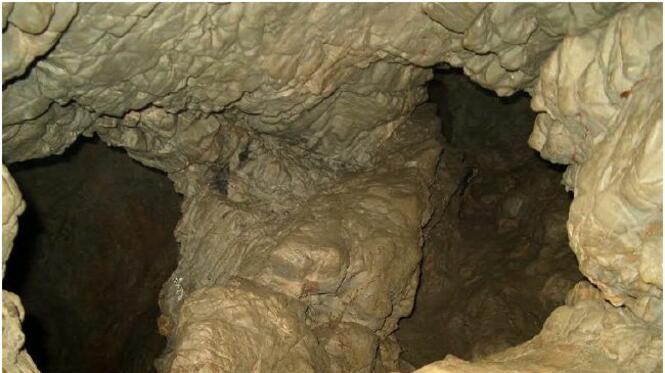 Пещерата Голямата яма