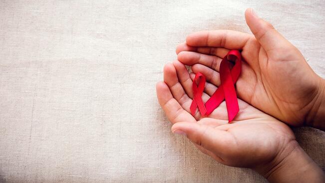 80% от лицата, употребяващи венозни наркотици са заразени с ХИВ или СПИН
