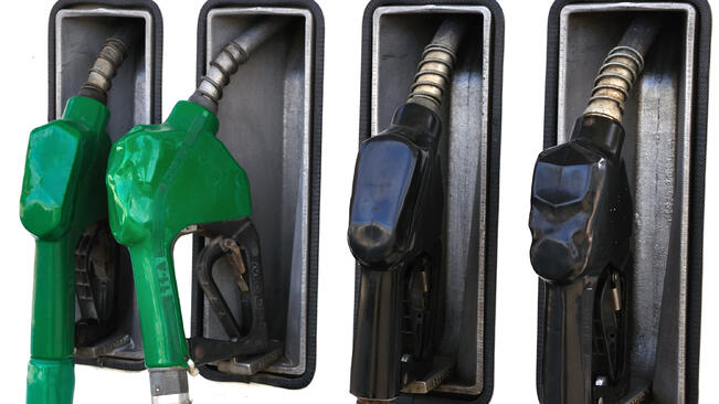 "Лукойл" намали цените на горивата