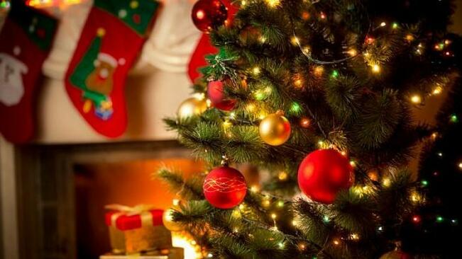 Политици поздравиха българите за Коледа