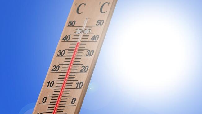 Оранжев код за опасни жеги: В 9 области живакът удря над 40 градуса
