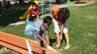 Деца почистиха площадката си за игра в Дряново