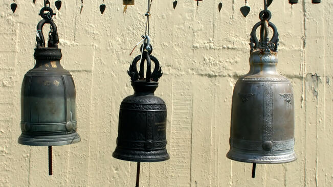 Фотоизложба на камбани показват в Търново