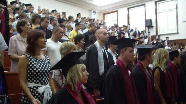 Русенският университет изпрати випуск 2011