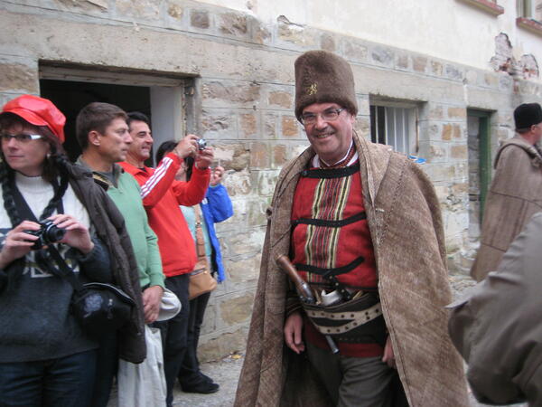 Ганчовец посрещна хора от цяла България с "Ракия магия"