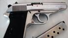 23-годишен и двама непълнолетни са хванати за кражба на оръжие