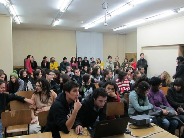 Студенти и активисти от Търново обсъждаха темата за шистовия газ
