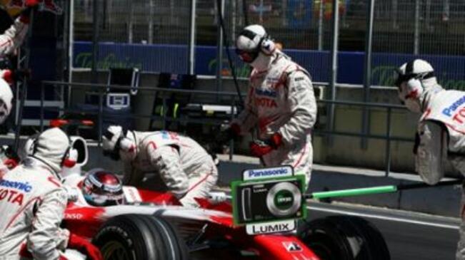 Новата Тойота дебютира онлайн